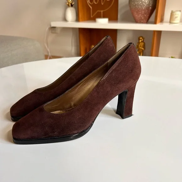 Stuart Weizmann Pump - Picture 4 of 5